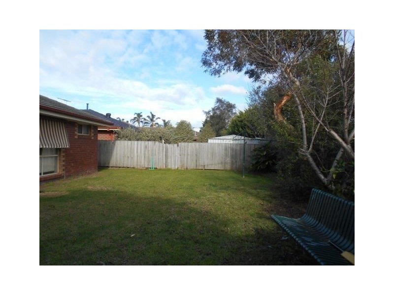 44 Samantha Crescent, Cranbourne North VIC 3977