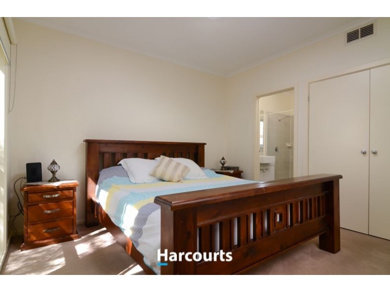 2/33 Leman Crescent, Noble Park VIC 3174