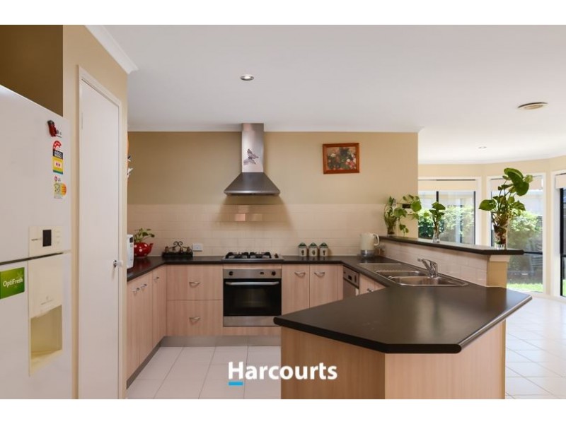 16 Hallmark Drive, Narre Warren South VIC 3805