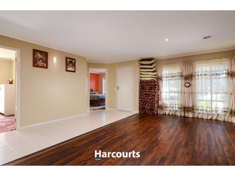 16 Hallmark Drive, Narre Warren South VIC 3805