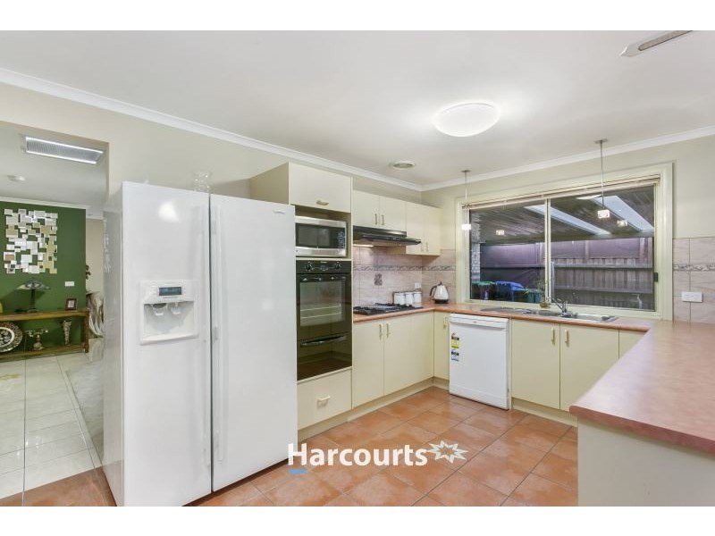 44 Miralie Way, Cranbourne West VIC 3977
