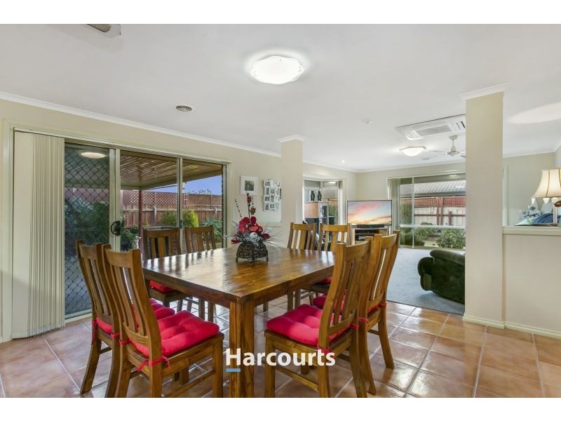 44 Miralie Way, Cranbourne West VIC 3977