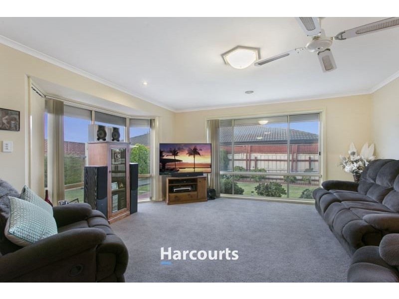 44 Miralie Way, Cranbourne West VIC 3977