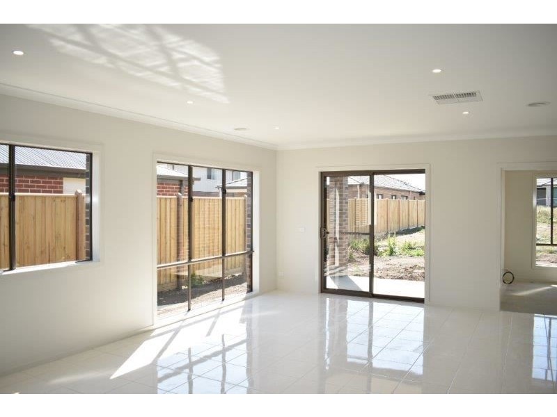173 Mountainview Boulevard, Cranbourne North VIC 3977