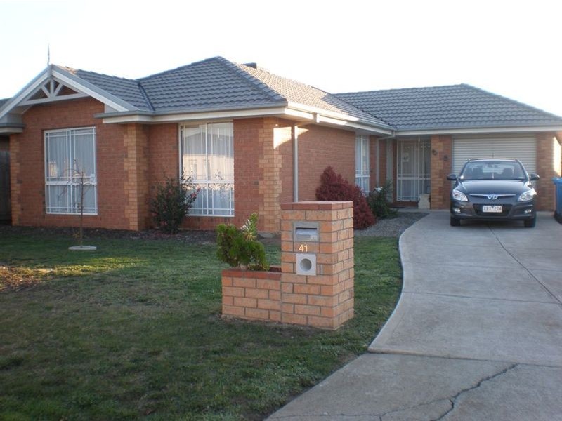 41 Middleham Close, Cranbourne VIC 3977