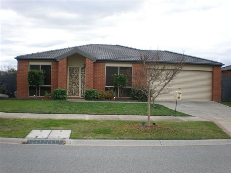 15 Blandford Crescent, Narre Warren South VIC 3805