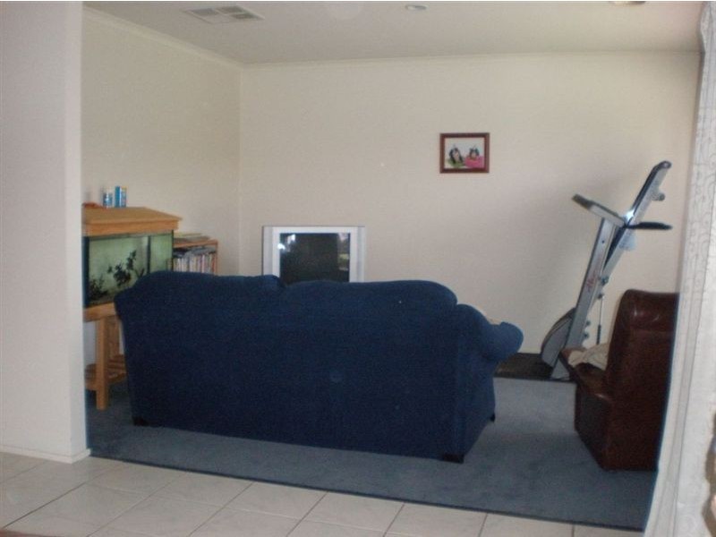 15 Blandford Crescent, Narre Warren South VIC 3805