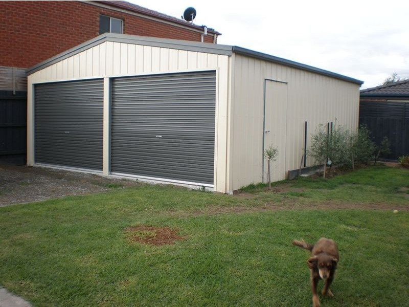 15 Blandford Crescent, Narre Warren South VIC 3805