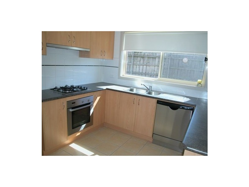 2/4 Ridge Court, Hampton Park VIC 3976