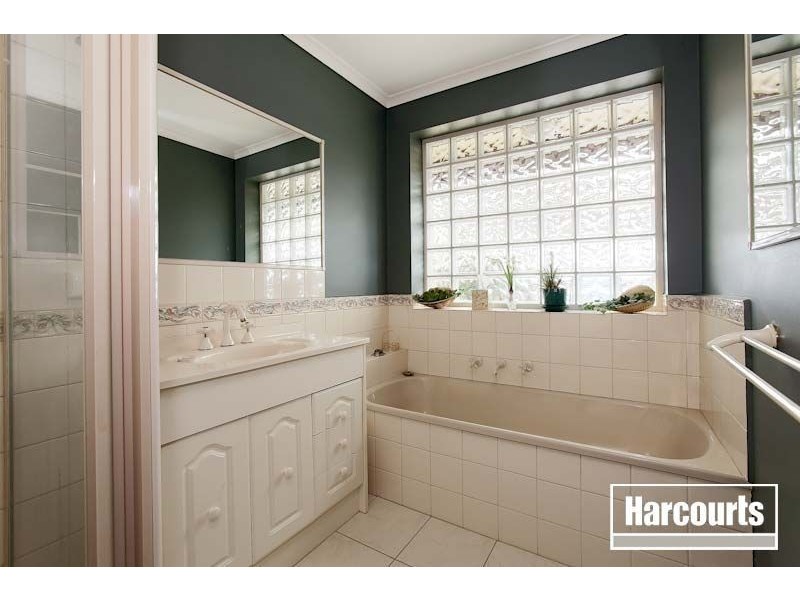 240 Narre Warren Cranbourne Rd, Narre Warren South VIC 3805