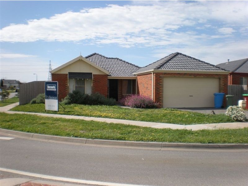 71 Fairhaven Blvd, Cranbourne VIC 3977