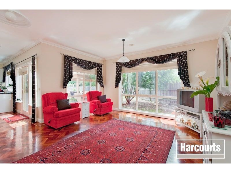 16 Mandurah Chase, Berwick VIC 3806