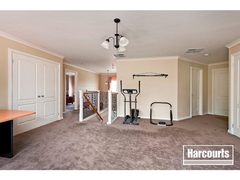 16 Mandurah Chase, Berwick VIC 3806