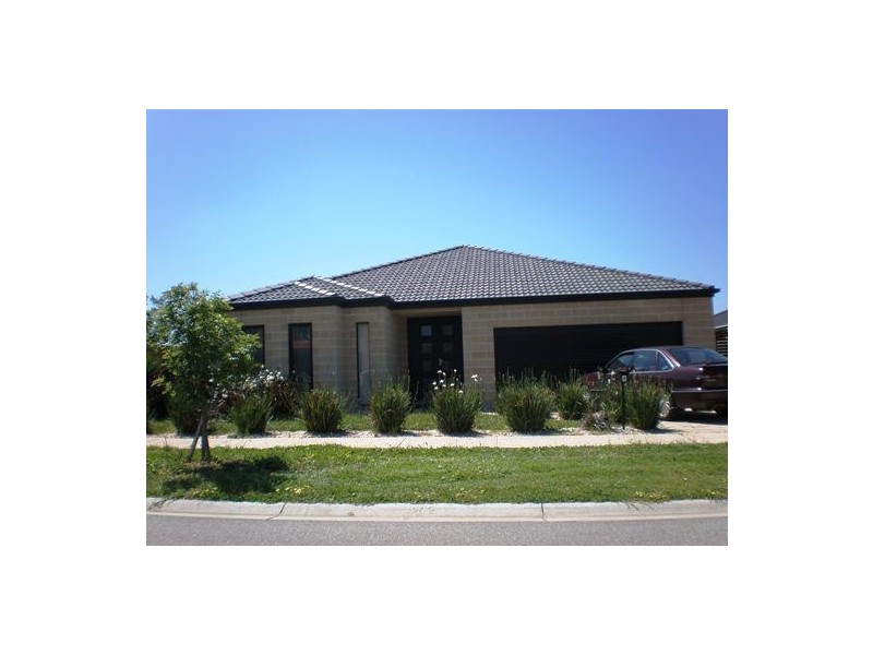 4 Cherrywood Way, Narre Warren South VIC 3805