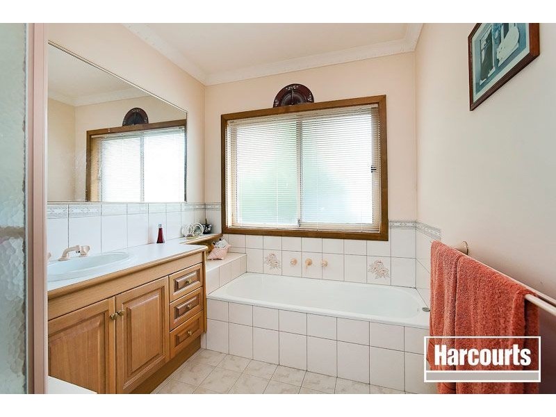 1 Maclaine Court, Narre Warren North VIC 3804