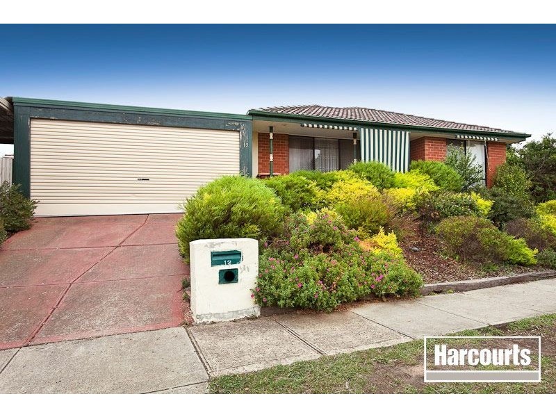 12 Raffindale Crescent, Cranbourne VIC 3977