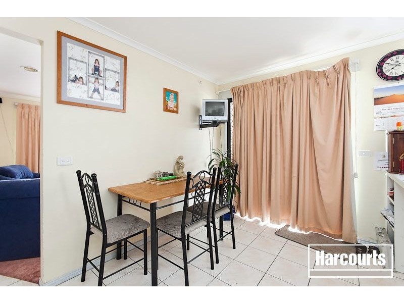 12 Raffindale Crescent, Cranbourne VIC 3977