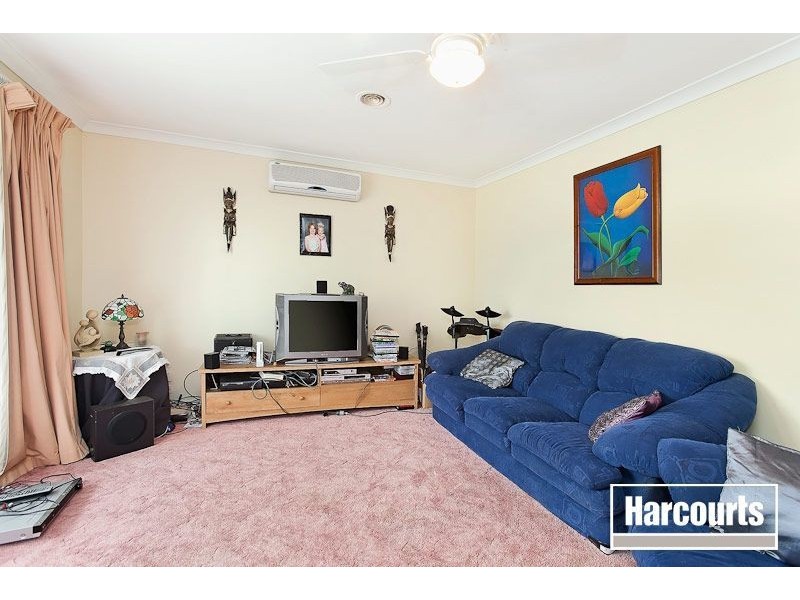 12 Raffindale Crescent, Cranbourne VIC 3977