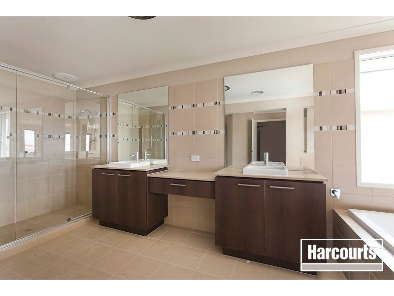 lot 1009 Nature Circuit, Cranbourne North VIC 3977