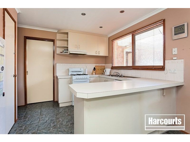 2 England Walk, Narre Warren South VIC 3805