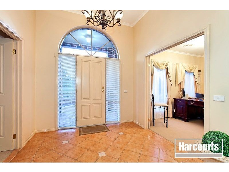 3 Floral Gardens, Narre Warren South VIC 3805