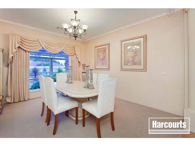 3 Floral Gardens, Narre Warren South VIC 3805
