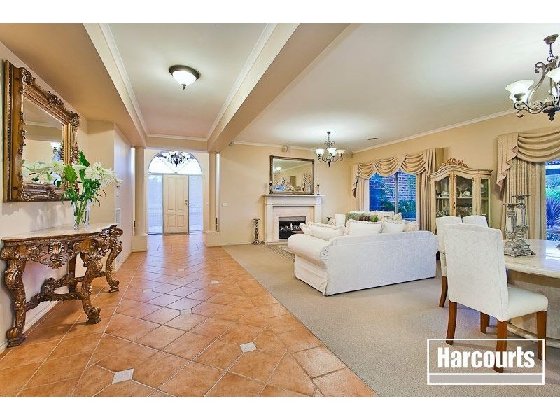 3 Floral Gardens, Narre Warren South VIC 3805