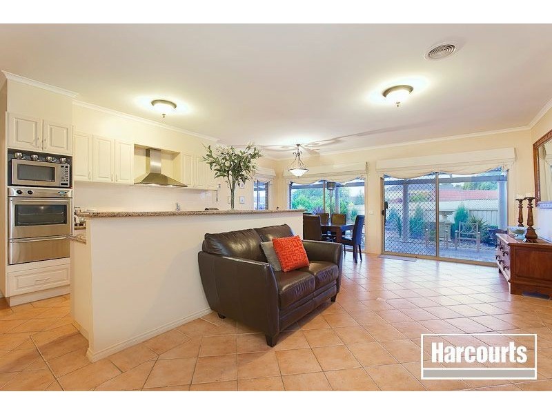 3 Floral Gardens, Narre Warren South VIC 3805