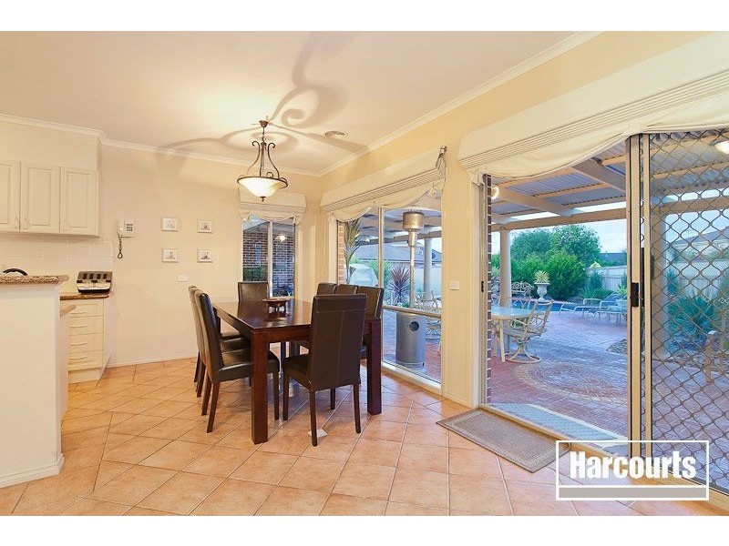 3 Floral Gardens, Narre Warren South VIC 3805