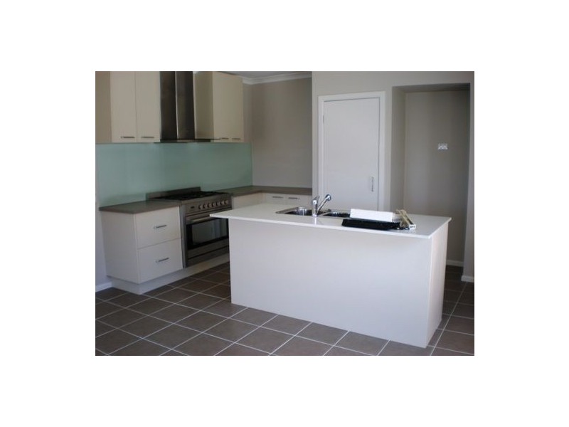 9 Ardor Ave, Cranbourne North VIC 3977