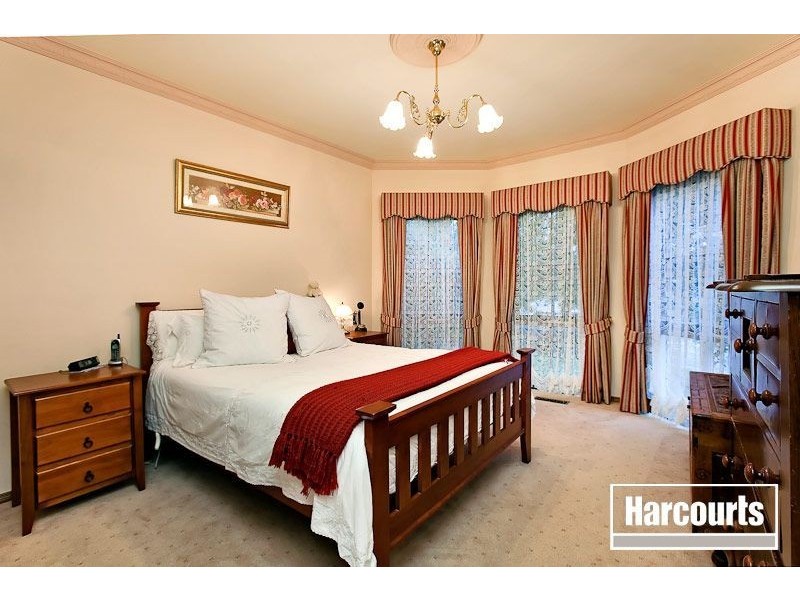 21 Fern Way, Narre Warren South VIC 3805