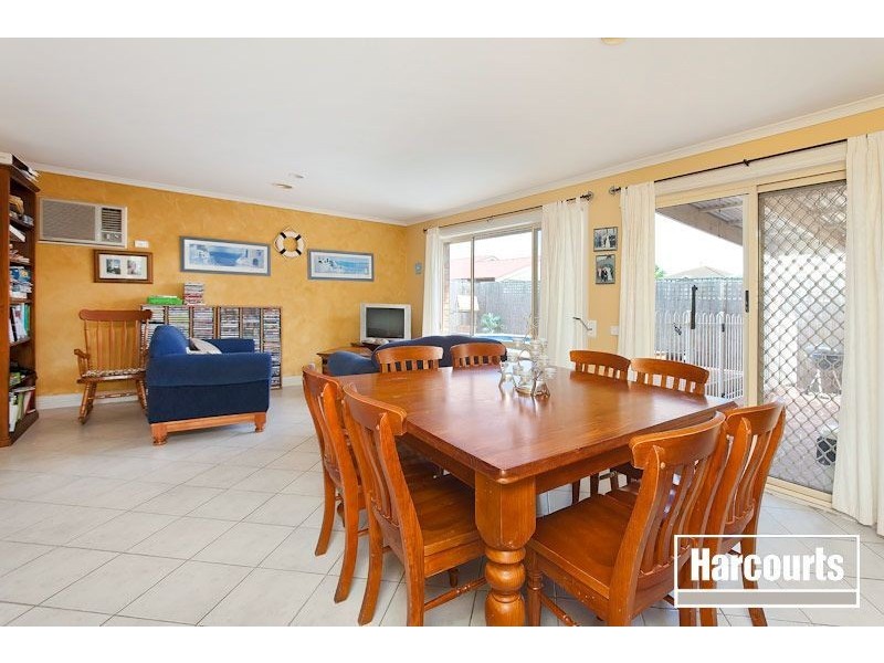 15 Chain Court, Narre Warren South VIC 3805