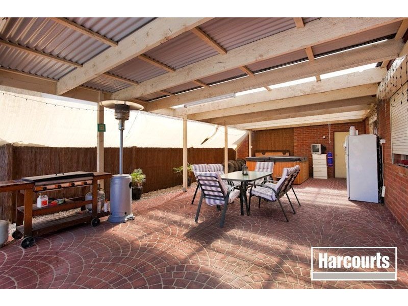 15 Chain Court, Narre Warren South VIC 3805