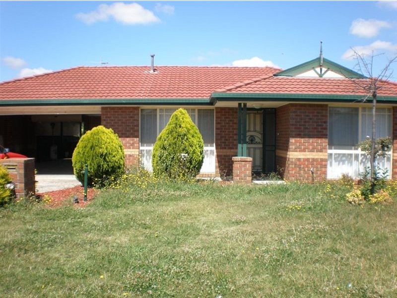49 Sneddon Drive, Narre Warren South VIC 3805