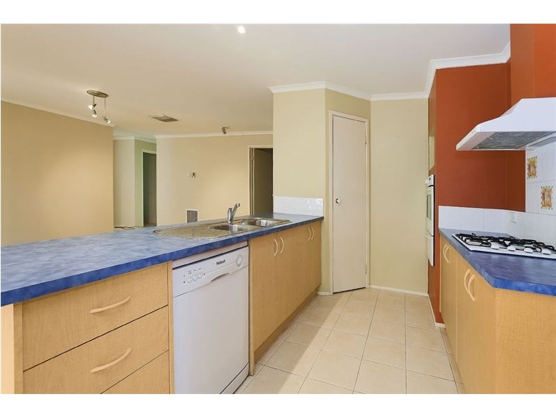 50 Robinswood Parade, Narre Warren South VIC 3805