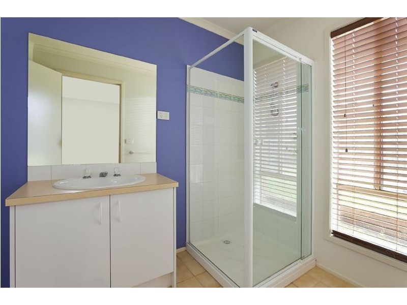 50 Robinswood Parade, Narre Warren South VIC 3805