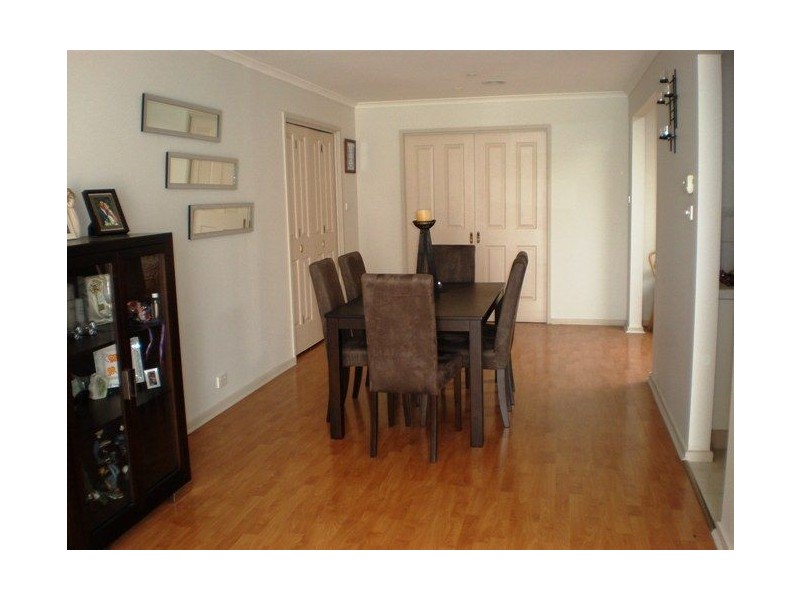 8 Michelle Drive, Hampton Park VIC 3976