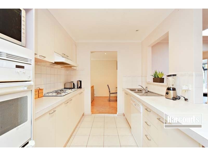 8 Michelle Drive, Hampton Park VIC 3976