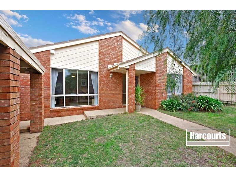 8 Michelle Drive, Hampton Park VIC 3976