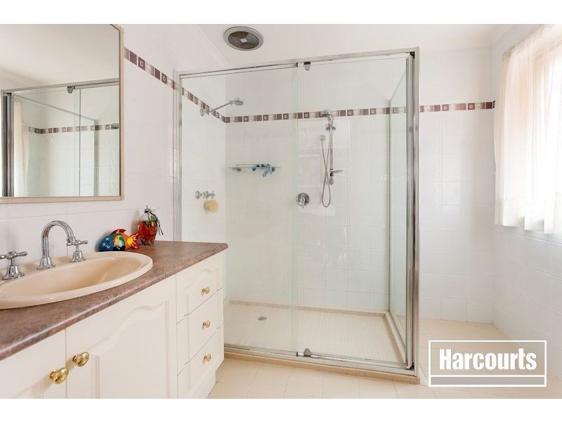 8 Dunmera Crescent, Narre Warren South VIC 3805