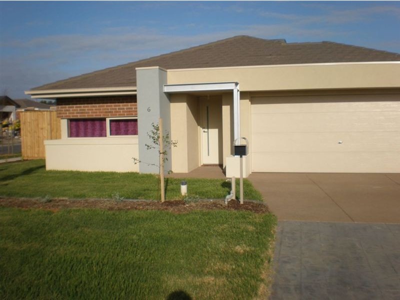 6 Algerd Court, Pakenham VIC 3810