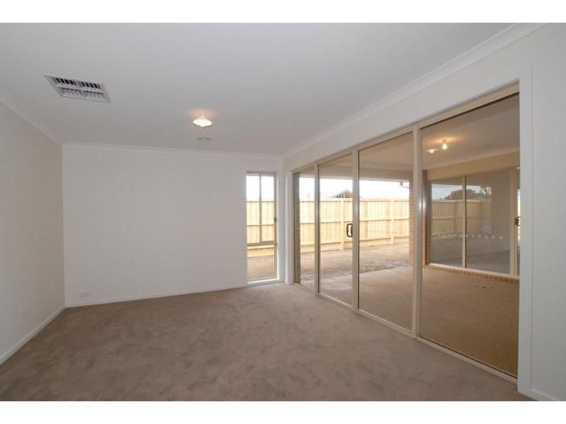 6 Algerd Court, Pakenham VIC 3810