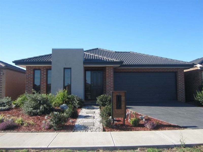 39 Statesman Circuit, Cranbourne VIC 3977