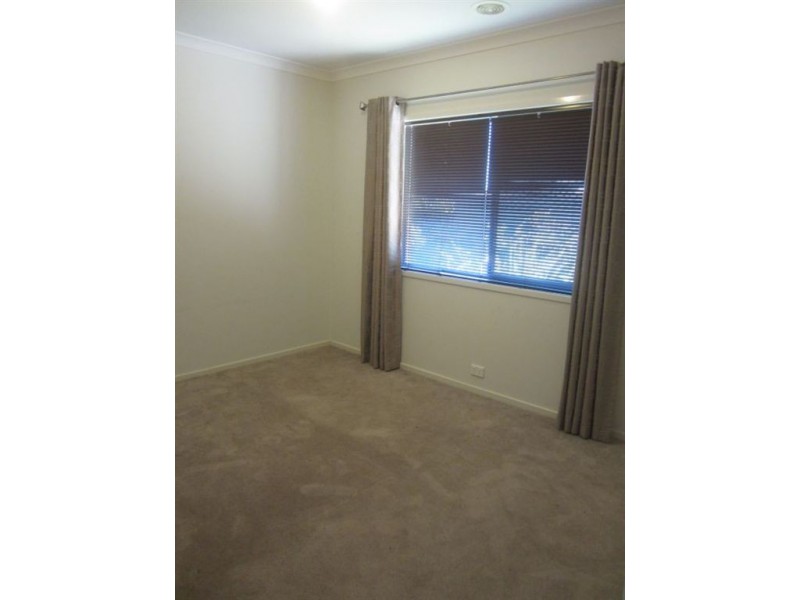 39 Statesman Circuit, Cranbourne VIC 3977