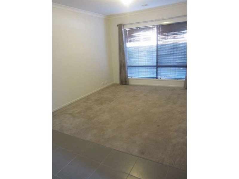 39 Statesman Circuit, Cranbourne VIC 3977