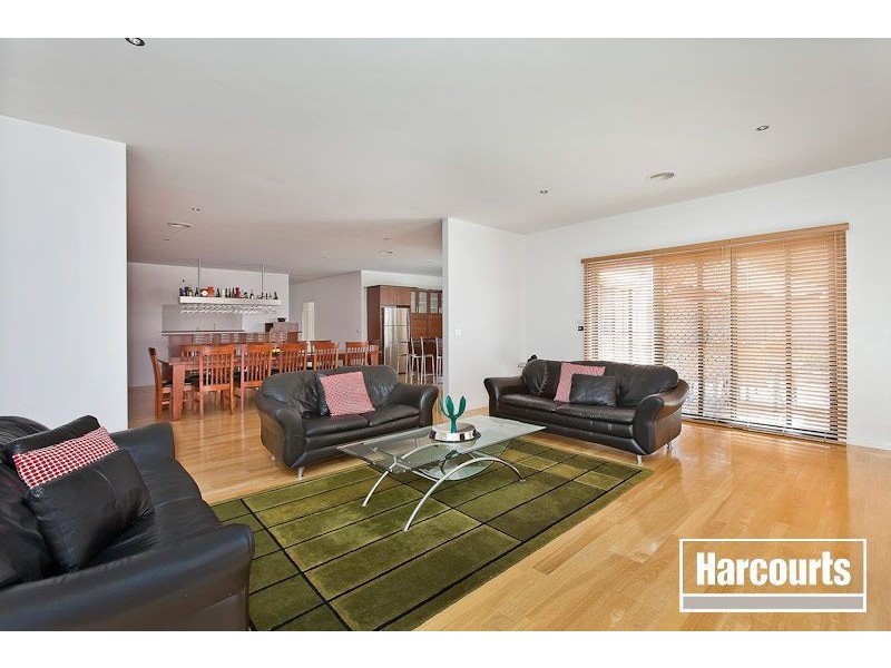 14 Fairview Avenue, Narre Warren North VIC 3804