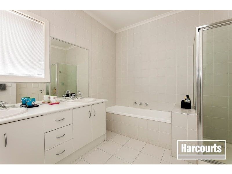 14 Fairview Avenue, Narre Warren North VIC 3804