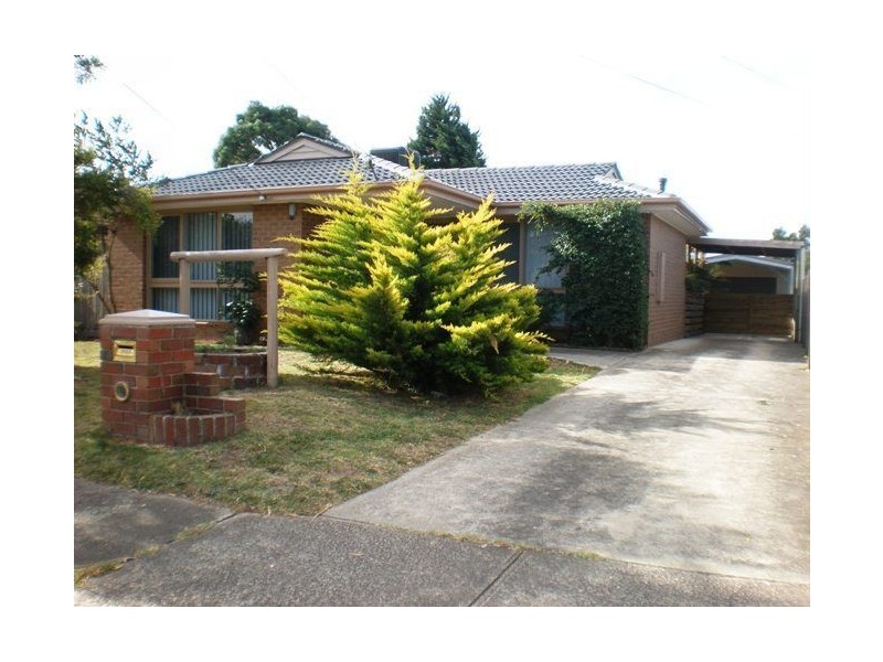 37 Fenfield Street, Cranbourne VIC 3977