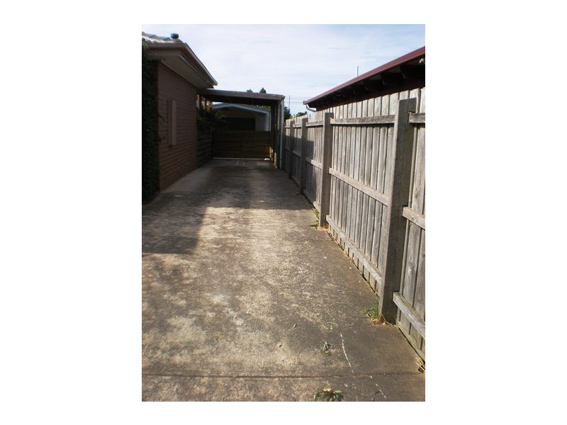 37 Fenfield Street, Cranbourne VIC 3977