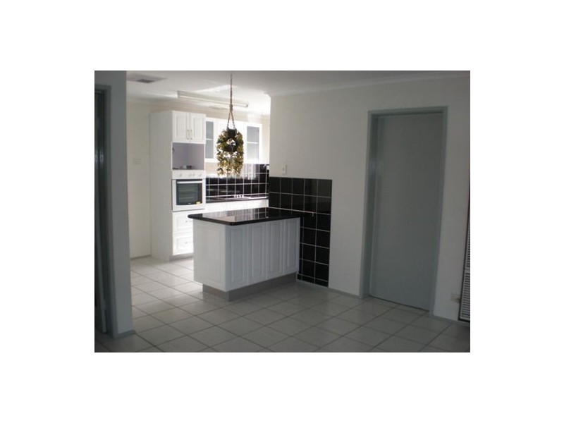 37 Fenfield Street, Cranbourne VIC 3977